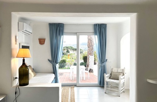 Forio Cabin | Gorgeous Superior Room with a Garden Terrace in a Botanical Garden