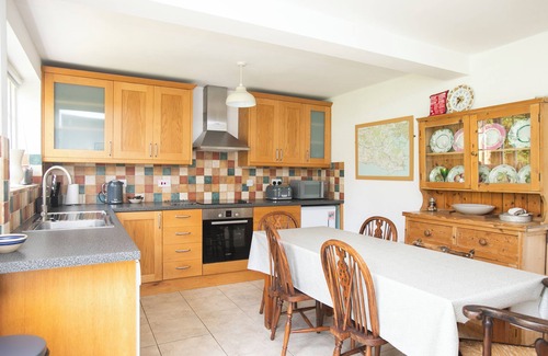 Bere Regis Cottage | Gorgeous thatched cottage in Purbeck - ideal for family holidays