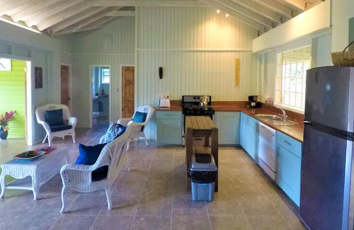 Toucari Cottage | Gorgeous timber cottage, Large garden, Short walk to the beach, Ocean view