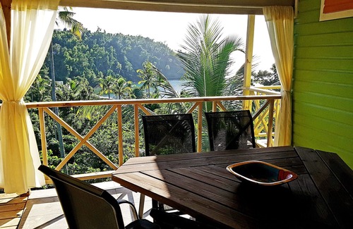 Toucari Cottage | Gorgeous timber cottage, Large garden, Short walk to the beach, Ocean view