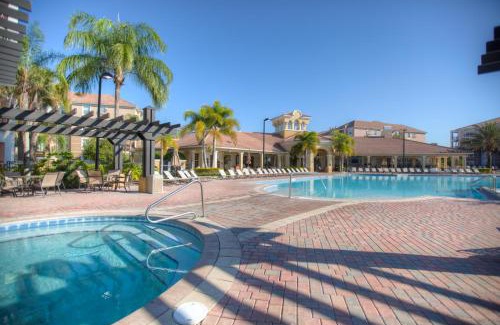 Florida Central Atlantic Coast Apartment | Gorgeous Top-Floor Condo w Private Balcony