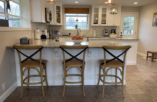 Redwood House | Gorgeous Views of Rogue River from house, patio, lawn and large deck/balcony