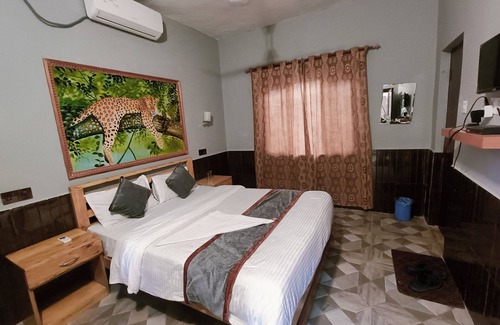Sauraha Hotel | Gorkha Hamlet Resort