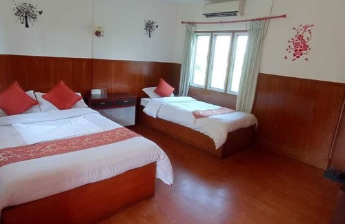 Sauraha Hotel | Gorkha Hamlet Resort