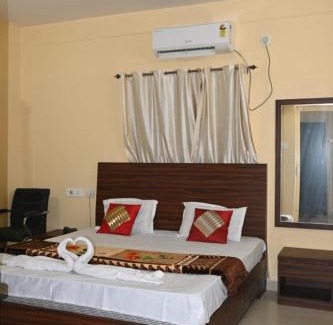 Bhubaneshwar Hotel | Goroomgo Green Akress Bhubaneswar-Comfortable Bed with impressive service
