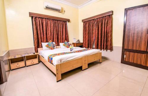 Sector II Hotel | Goroomgo Moon Residency 2 Kolkata Near Bus Stand " Excellent Service Recommended & Couple Friendly "