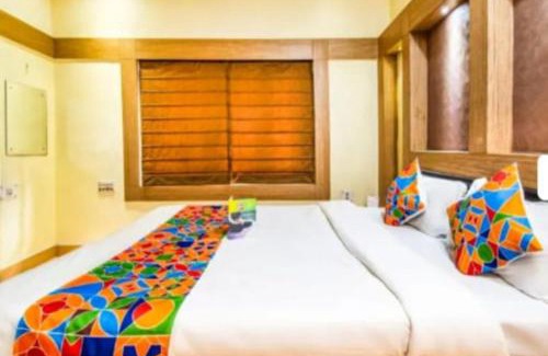 Sector II Hotel | Goroomgo Moon Residency 2 Kolkata Near Bus Stand " Excellent Service Recommended & Couple Friendly "
