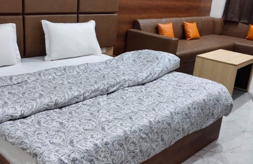 Roorkee Hotel | Goroomgo Prem Manor Roorkee