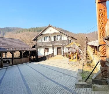 Rozavlea House | Gospodaria Klaus