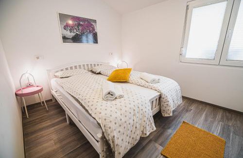 Kobarid Apartment | Gotar Apartment with Garden