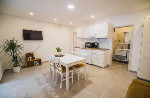 Kobarid Apartment | Gotar Apartment with Garden