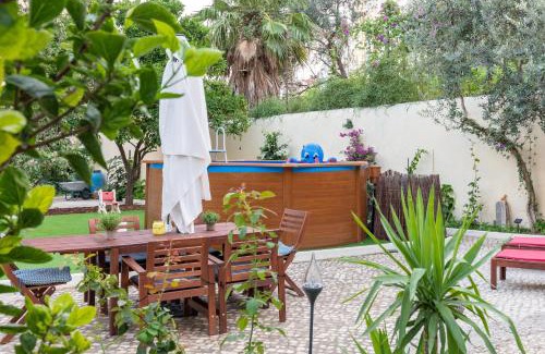 Alfama Apartment | Graça Palace with Private Pool Garden