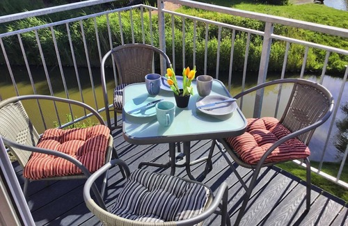 Greetsiel Apartment | GrachtenGlück - Huge vacation apartment in a prime location!