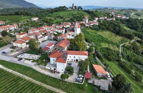 Kojsko Bed & Breakfast | Grad Kojsko