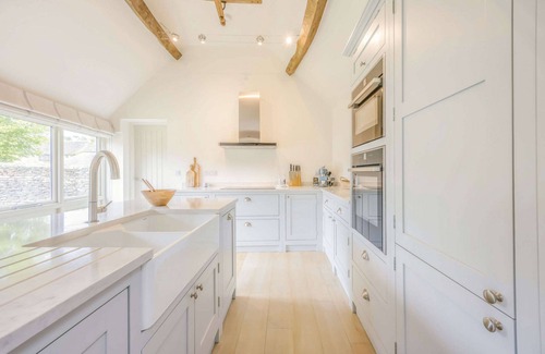 Ampney Crucis Cottage | Grade II listed three bedroom holiday home in the Cotswolds - The Byre