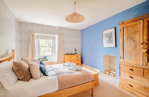 Kingsdon House | Grade II Listed House Tranquil Garden & Parking