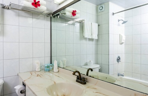 Black Rock Resort | Grafton Beach Resort