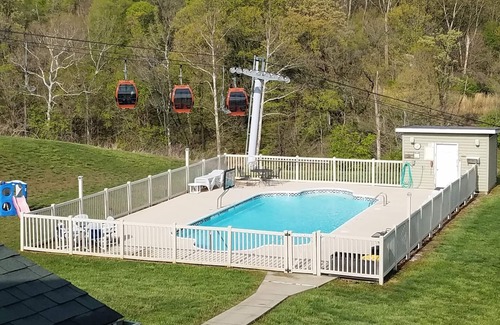 Grafton Condo | Grafton Escape #1 - River views! Pool! Walking distance to bars/restaurants