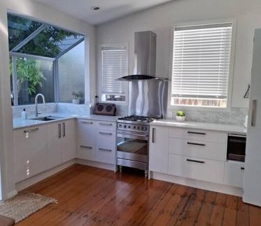 Grafton Villa | Grafton House Villa Oasis, Central Auckland