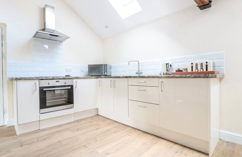 Madley Cottage | GRANARY 2, pet friendly, with a garden in Madley
