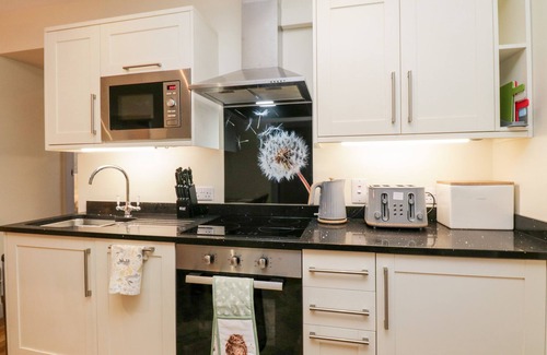 Newland Near Ulverston Cottage | Granary