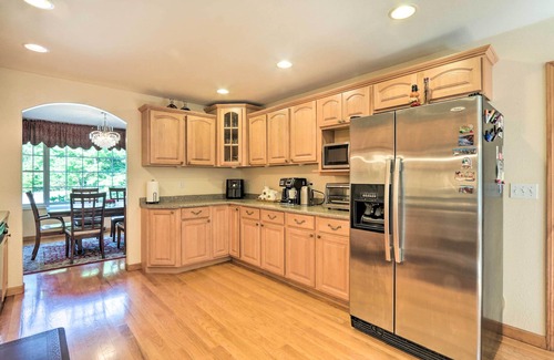 Granby House | Granby Home w/Deck < 1/2 Mi to Aldrich Lake!