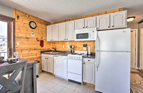 Granby Condo | Granby Studio w/Mtn Views Near Hiking + Skiing!