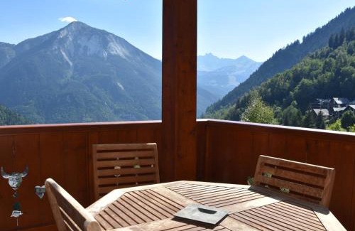 Champagny-en-Vanoise Apartment | Grand 5 pièces proche télécabine, garage et cheminée - FR-1-464-207
