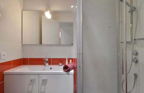 Macot-la-Plagne Apartment | Grand appartement rénové - 11 pers - Centre station - Balcon - FR-1-181-2379