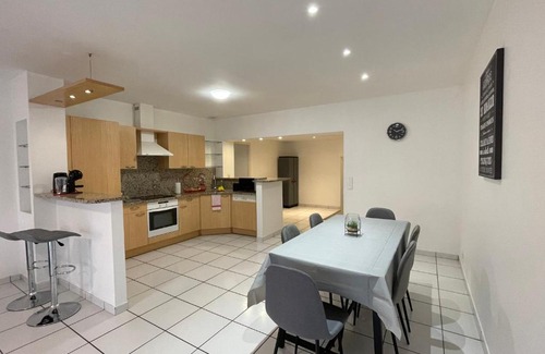 La Jetee Apartment | Grand appartement 87m2 à 10 mètres de la plage