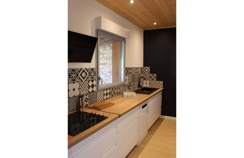 Orchamps-Vennes House | Grand Appartement Avec Loggia