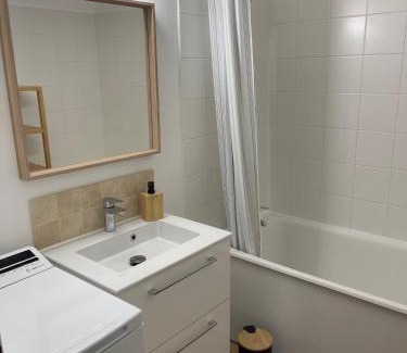 Avignon City Centre Apartment | Grand appartement intra-muros, clim, calme, ascenseur