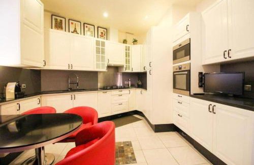 Prefecture Apartment | Grand appartement pour 4 personnes/Cours Lieutaud
