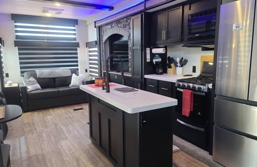 Williams RV Rental | Grand Canyon RV Glamping