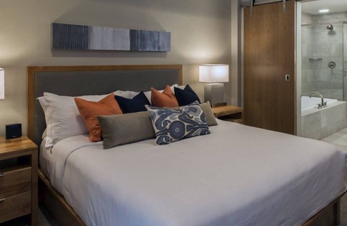 Boulder Ridge Resort | Grand Colorado Peak 8 - 1 Bedroom - Ski-in/Ski-out Feb 8-15, 2025 - Sleeps 4