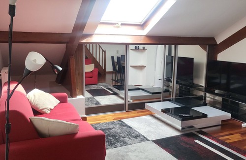 La Varenne Saint-Hilaire Apartment | Grand Duplex Near Paris & RER A - 6 travellers