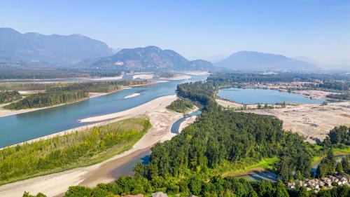 Chilliwack House | Grand English Style Home