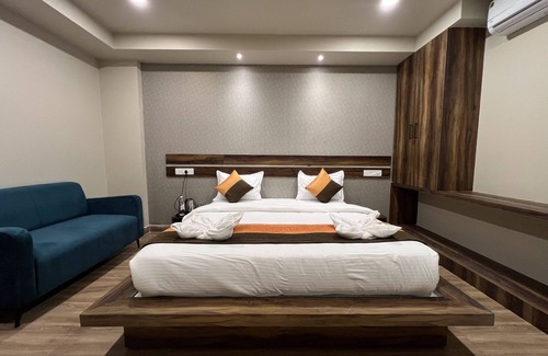 Electronics City Hotel | grand falcon