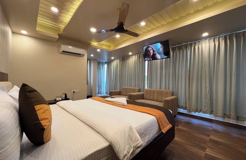 Electronics City Hotel | grand falcon