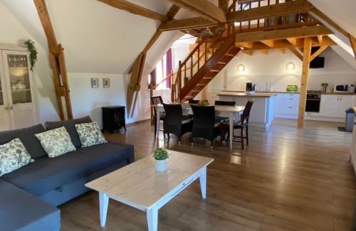 Barrais-Bussolles House | Grand Gîte chez Domaine Château de Bussolles