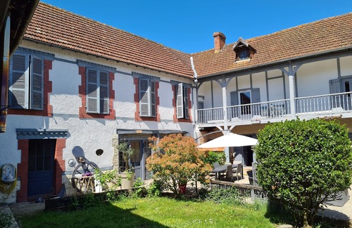 Laas House | Grand Gite des Trois Mousquetaires Swimming pools and reception room.
