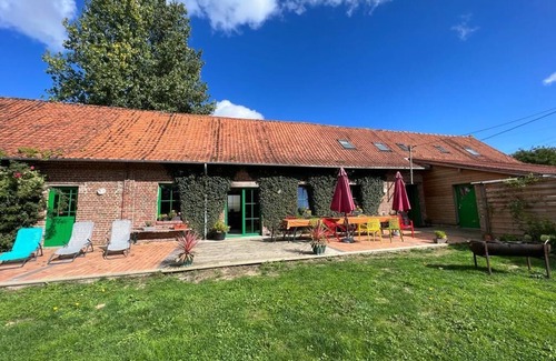 Cavron-Saint-Martin Cottage | Grand Gîte (62) with sauna & whirlpool bath -15 pers.