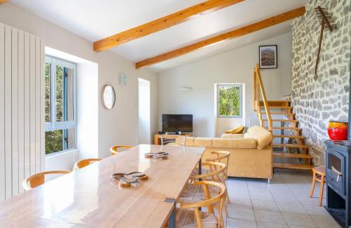 Causse-de-la-Selle House | Grand gite idéal pour famille et groupe, piscine et plages privées