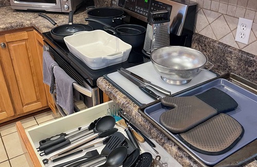 Greenville - Spartanburg House | Grand Greenville Estate ~ walk to Furman & Swamp Rabbit Trail!