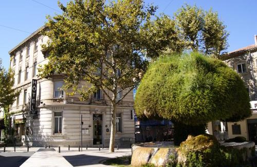 Salon-de-Provence Hotel | Grand Hôtel De La Poste