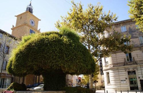 Salon-de-Provence Hotel | Grand Hôtel De La Poste