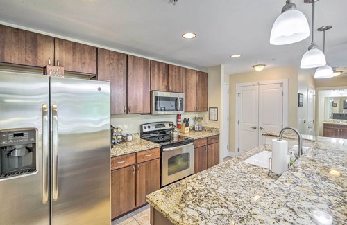 Grand Haven Apartment | Grand Haven Condo w/Patio < 1 Mi to Downtown