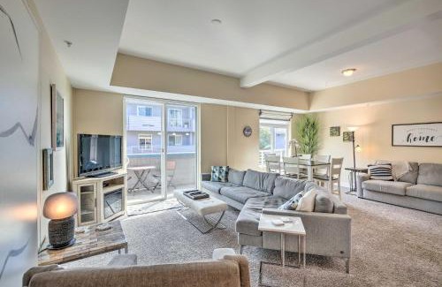 Grand Haven Apartment | Grand Haven Condo with Patio Less Than 1 Mi to Downtown