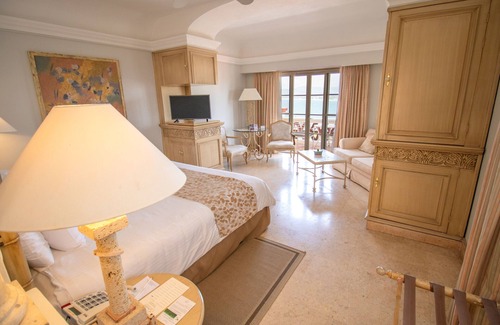 Isla Navidad Resort | Grand Isla Navidad Golf & Spa Resort with Marina