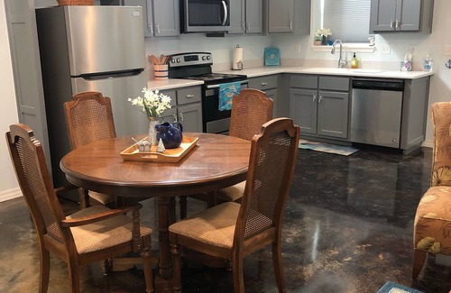 Copeland House | Grand Lake Barndominium 🐟 Close to Wolf Creek & Monkey Island 🐡 Lake access 🐠